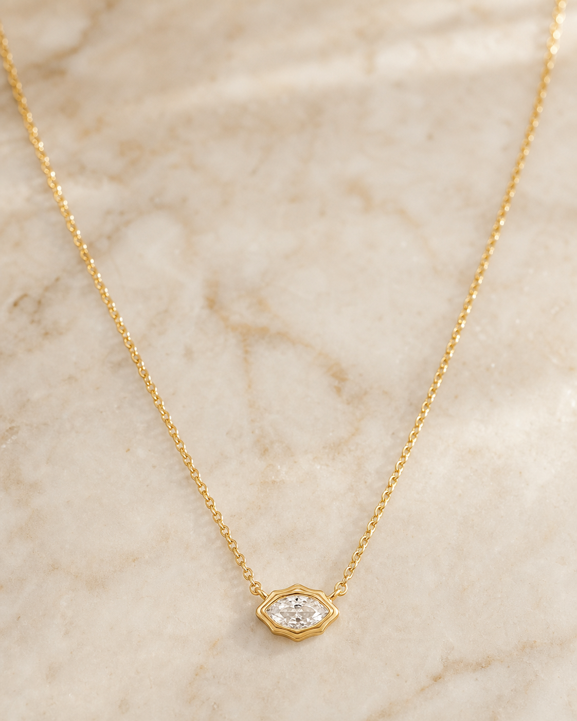 Zircon Halo Pendant Necklace in Gold