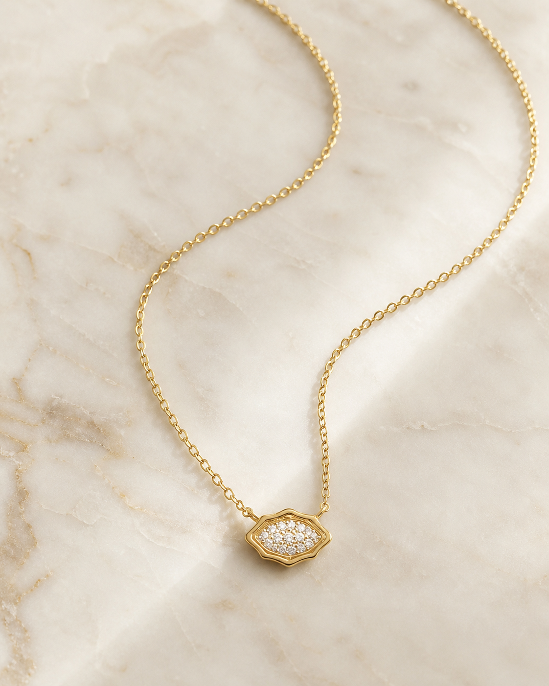 Zircon Halo Pendant Necklace in Gold