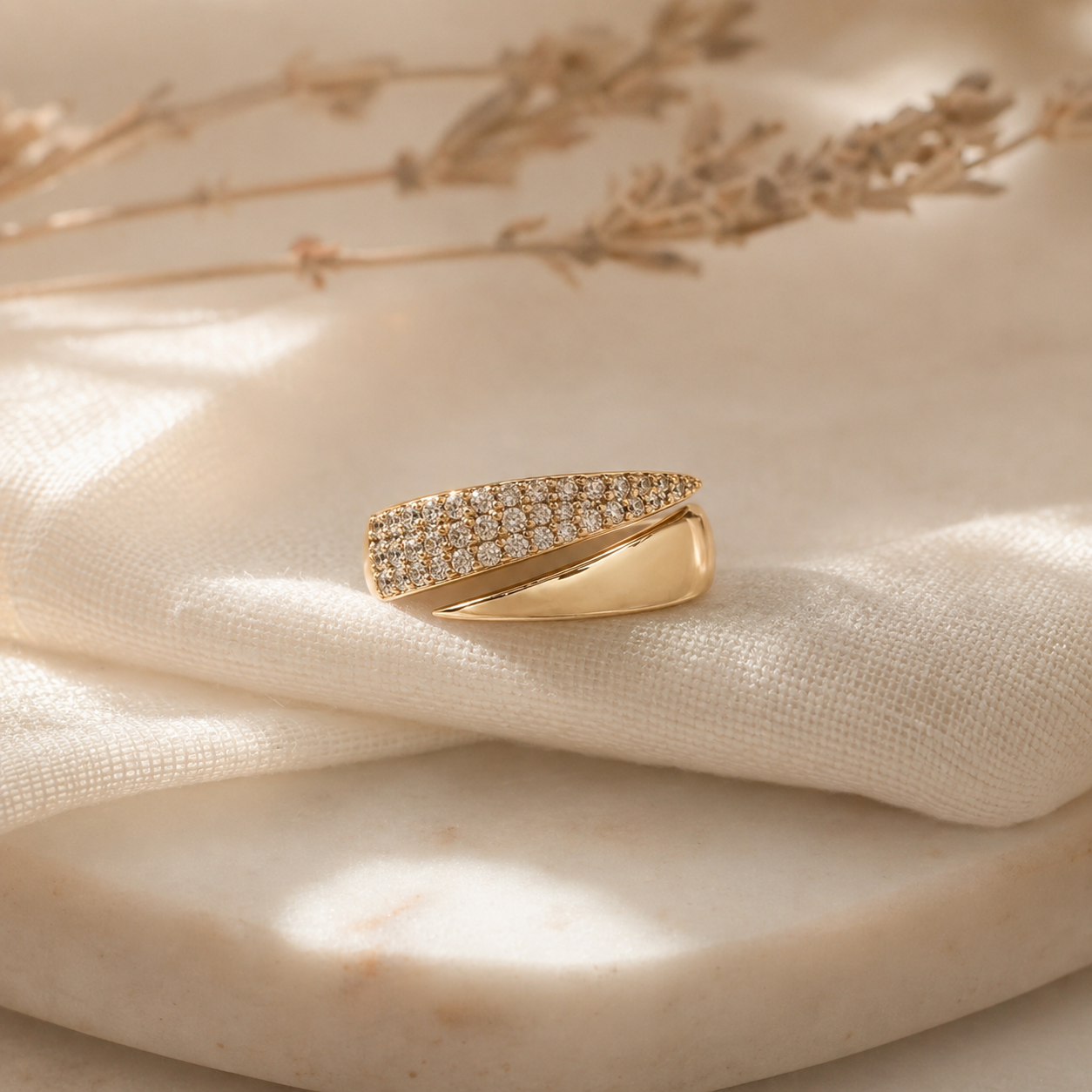 Sun Signet Ring in 18k Gold