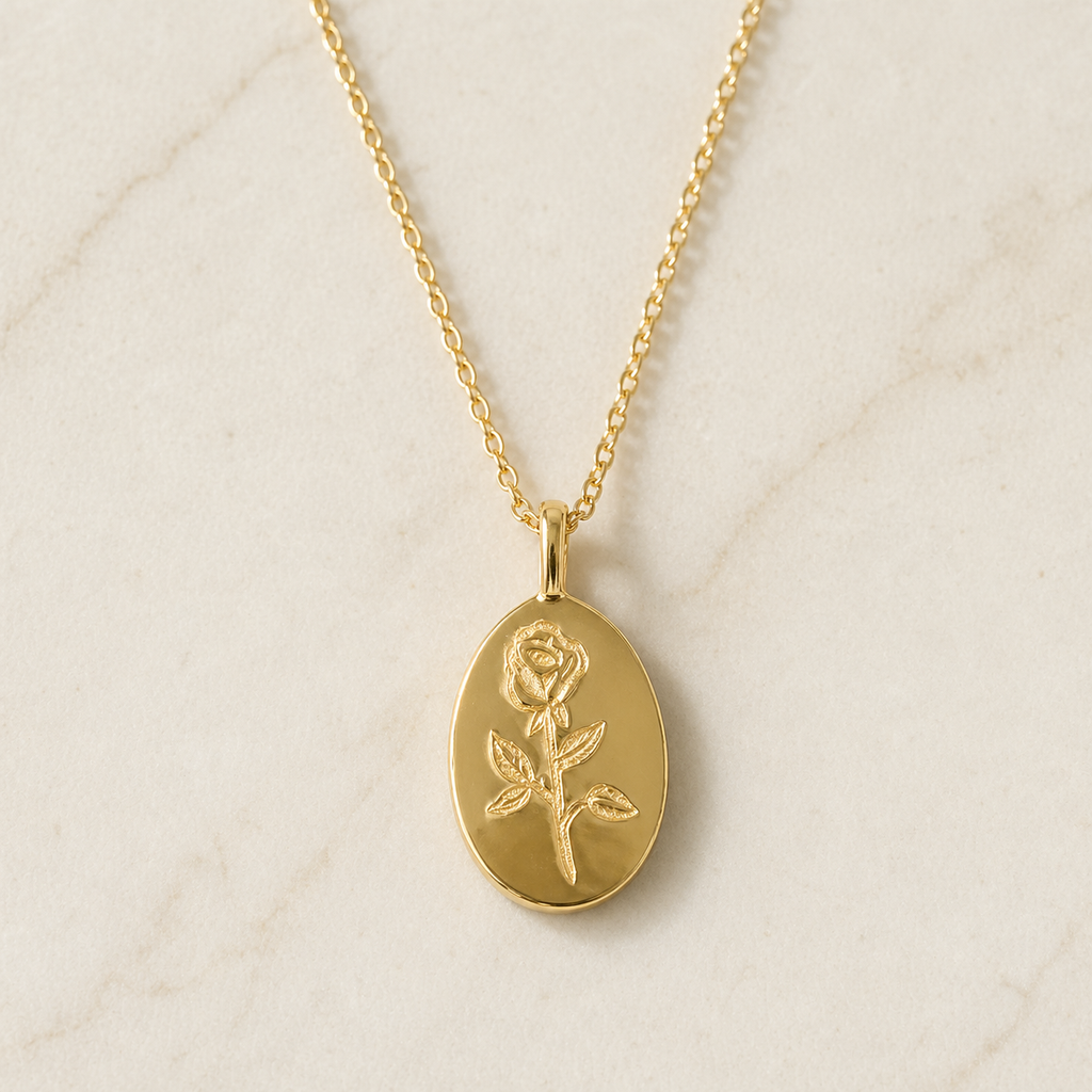 Cameo Bloom Pendant in 18k Gold