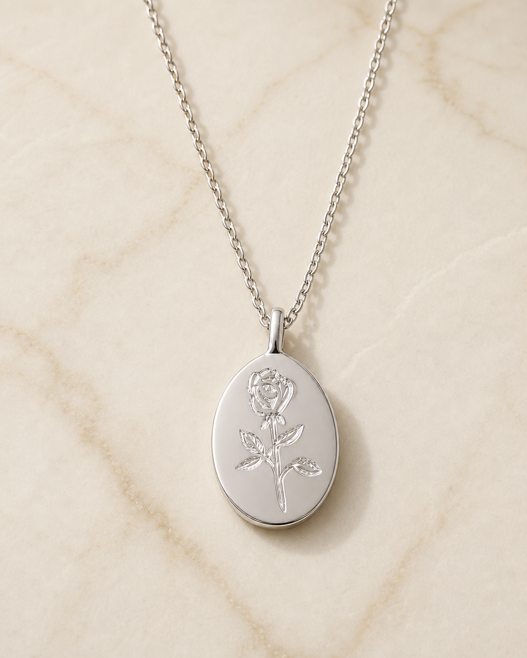 Cameo Bloom Pendant in 18k Gold — Silver