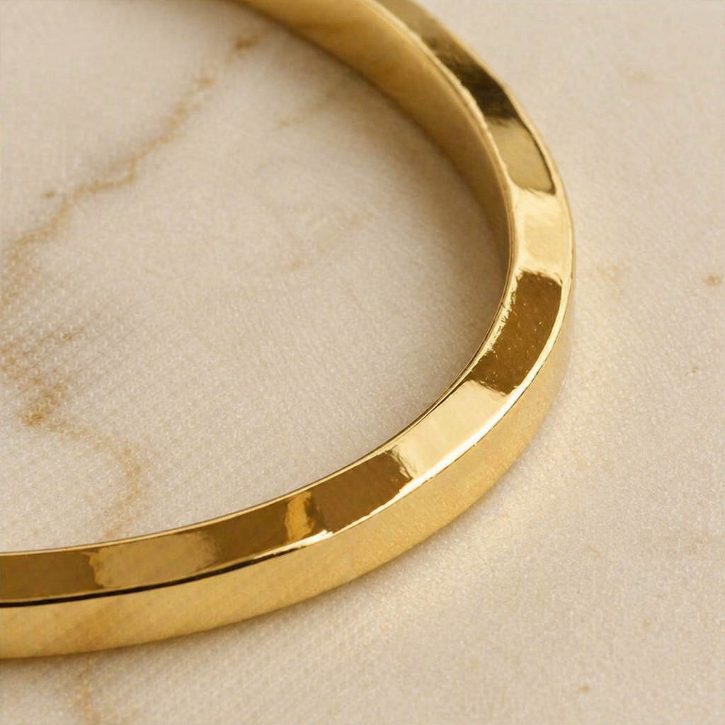 Slim Stacking Bangle in 18k Gold