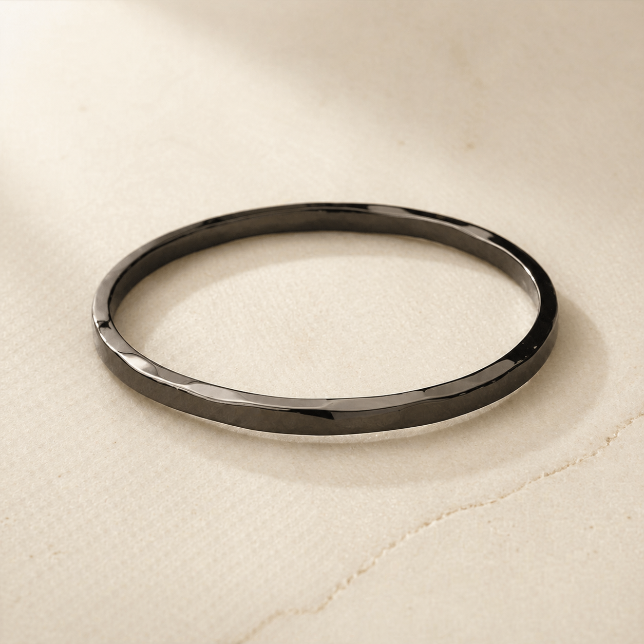 Slim Stacking Bangle in 18k Gold