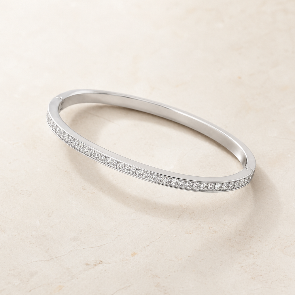 Slim Stacking Bangle in 18k Gold