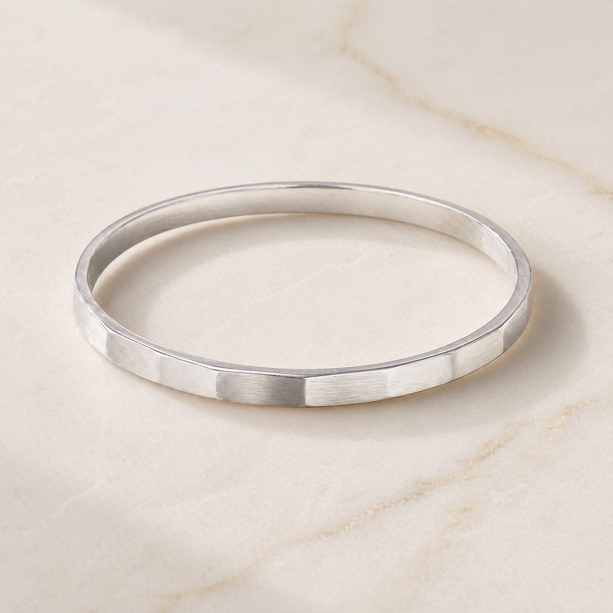 Slim Stacking Bangle in 18k Gold