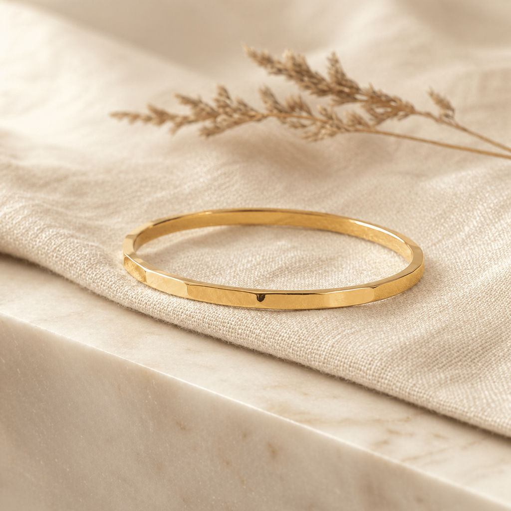 Slim Stacking Bangle in 18k Gold