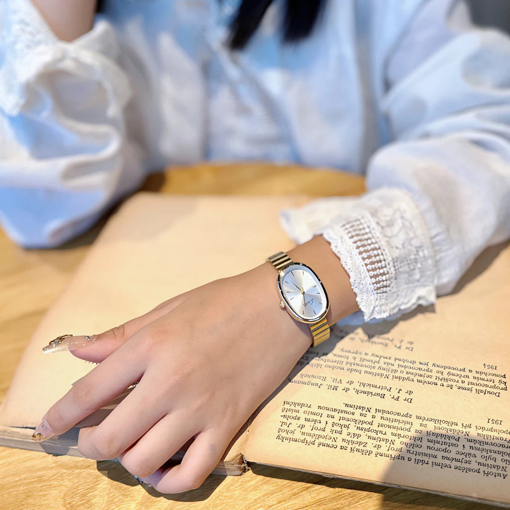 Bracelet Quartz Watch in Gold