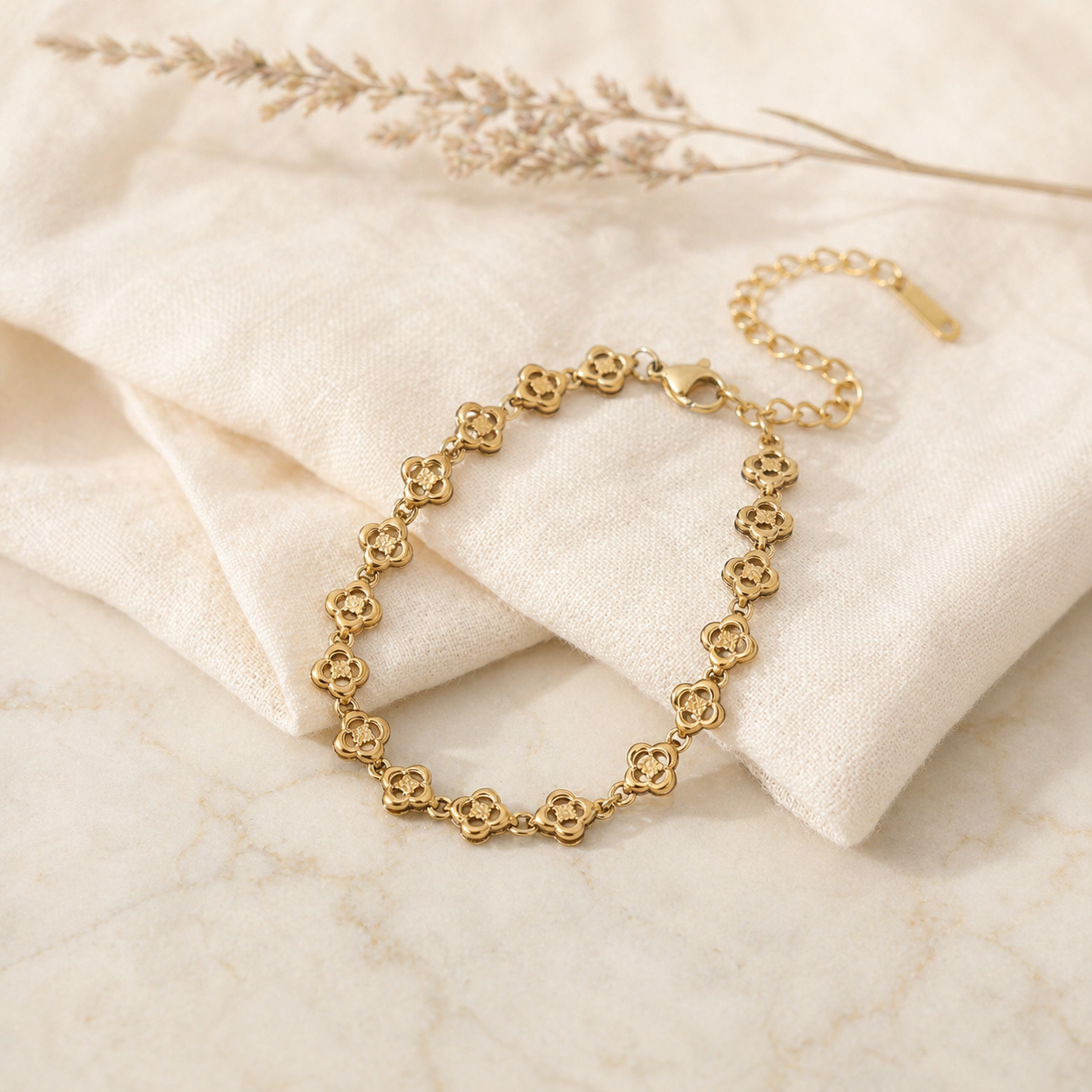 Etched Floral Bracelet in 18k Gold