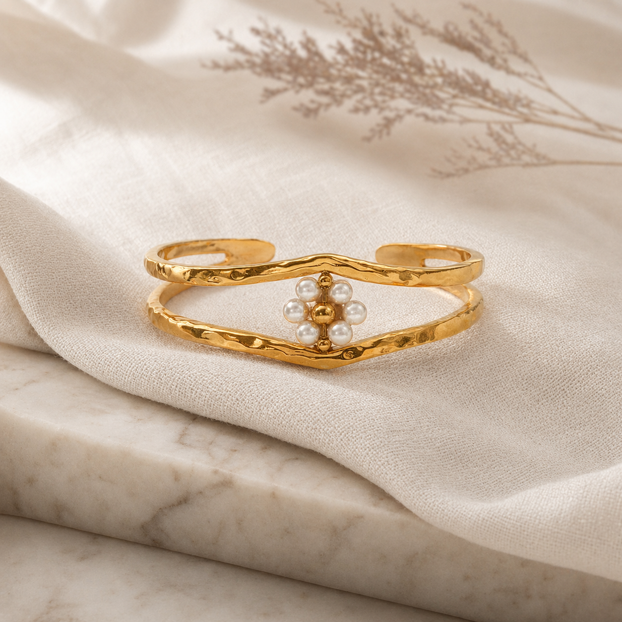Pearl Fleur Cuff in 18k Gold
