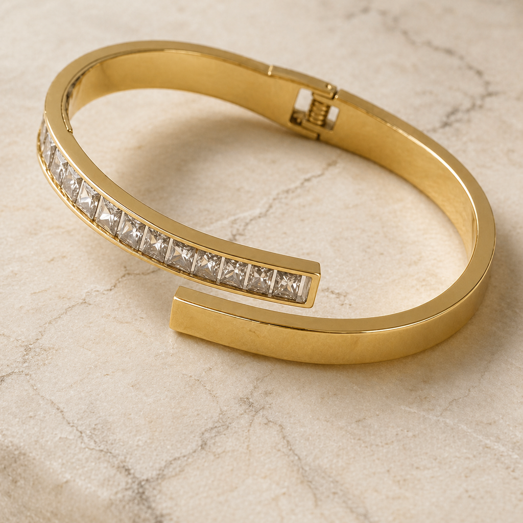 Square Zircon Bangle in 18k Gold