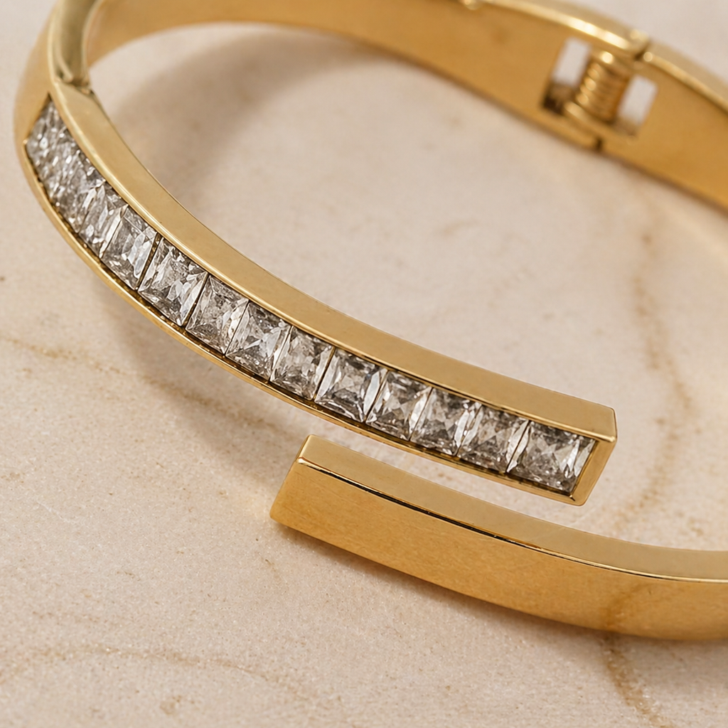Square Zircon Bangle in 18k Gold