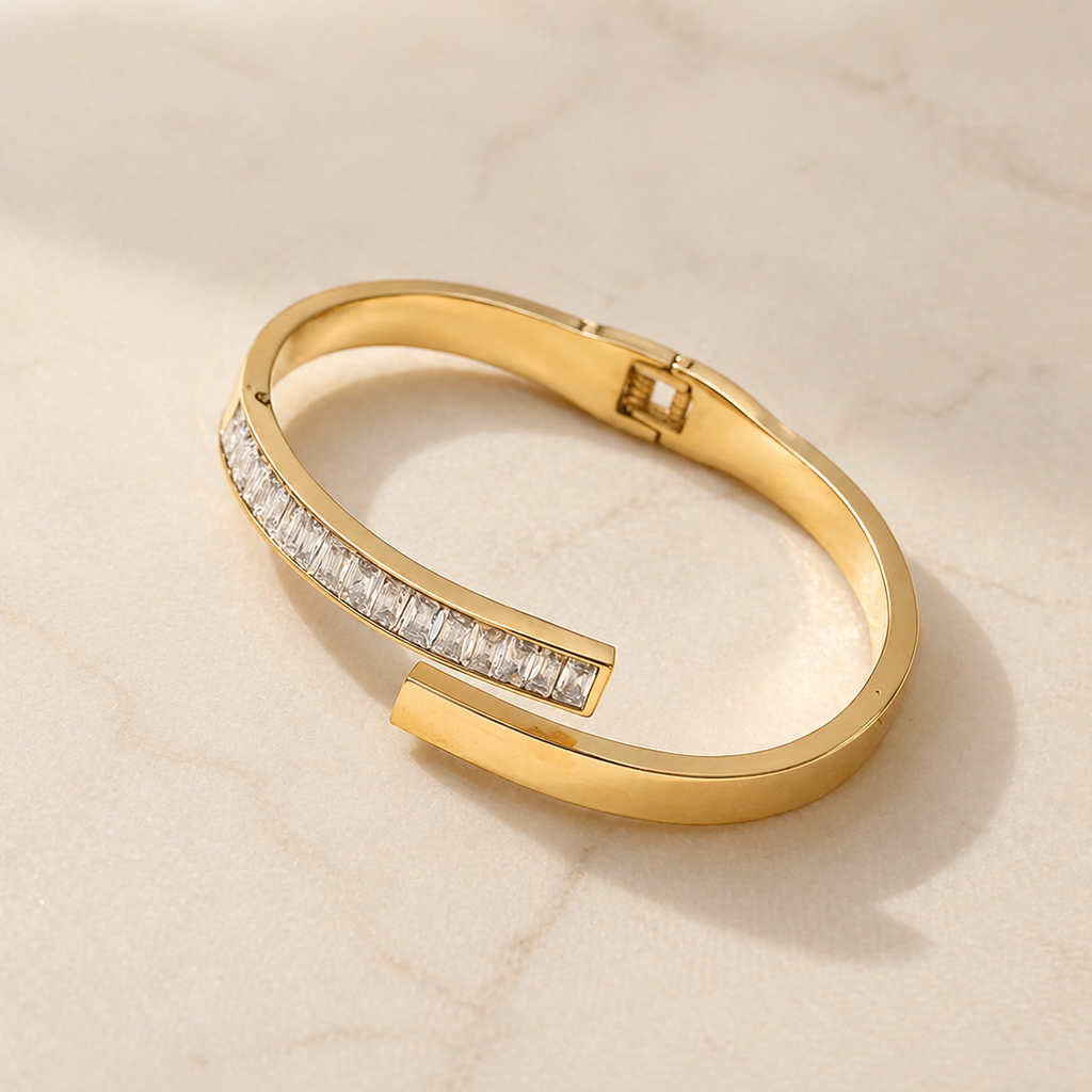Square Zircon Bangle in 18k Gold