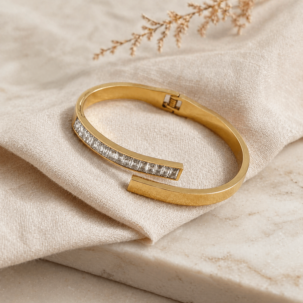 Square Zircon Bangle in 18k Gold